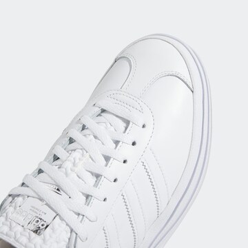 Baskets basses 'Gazelle Bold' ADIDAS ORIGINALS en blanc