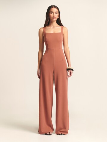 St MRLO Jumpsuit 'Anika' in Braun: Vorderseite