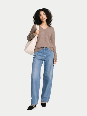 GOBI Cashmere Tröja 'Women's Timeless Cashmere V-Neck Sweater' i grå