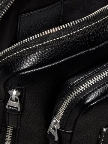 Calvin Klein Umhängetasche in Schwarz