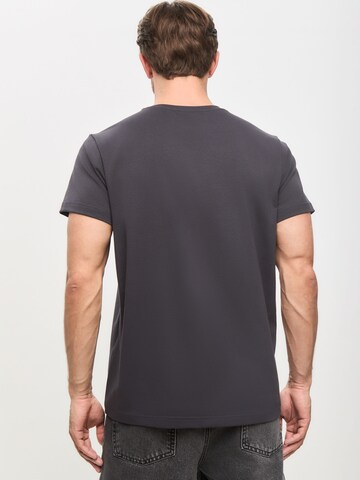 T-Shirt CAT by Maniita Lacitta en gris