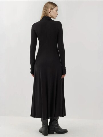 Abito di Hiccup in nero