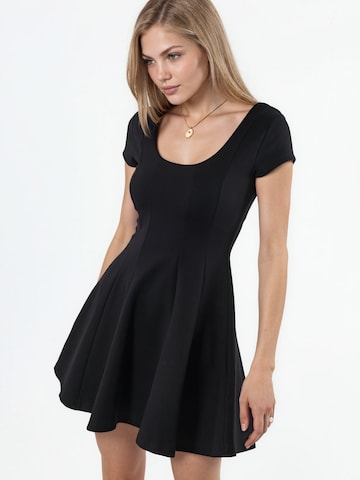 Busem Kleid in Schwarz