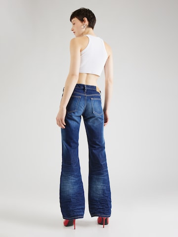 Bootcut Jean 'Nova' WEEKDAY en bleu