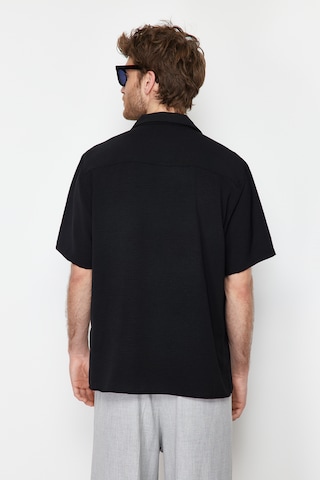 Trendyol - Ajuste confortable Camisa en negro