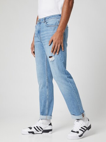 Kosta Williams x About You Regular Jeans in Blue: front