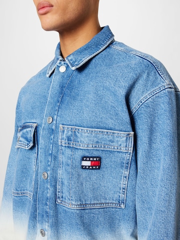 Tommy Jeans Přechodná bunda – modrá