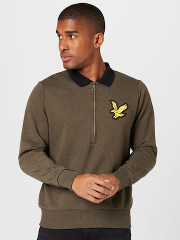 Lyle & Scott Sweater in Green: front