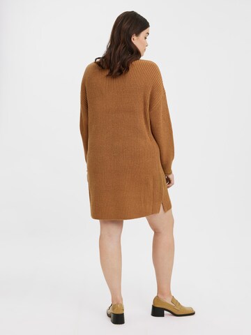 Robes en maille 'Lea' Vero Moda Curve en marron