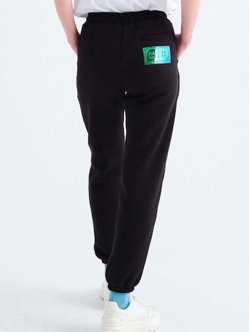 Rockupy Tapered Pants 'Lenny' in Black