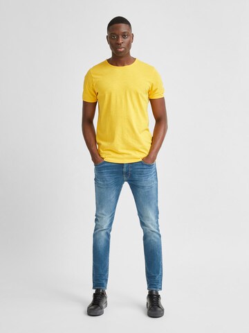geltona SELECTED HOMME Marškinėliai 'SLHMORGAN'