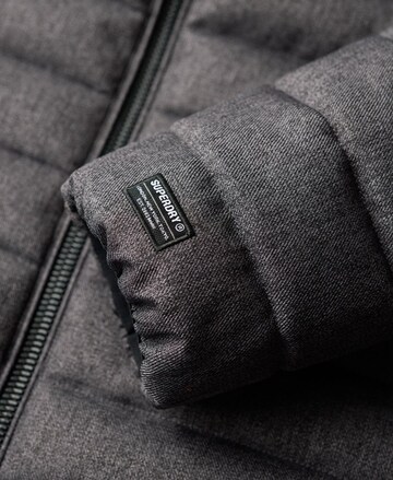 Superdry Übergangsjacke in Grau