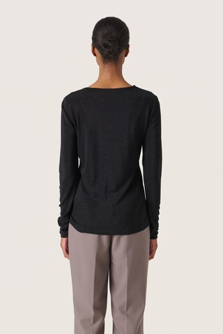 SOAKED IN LUXURY Blouse in Zwart