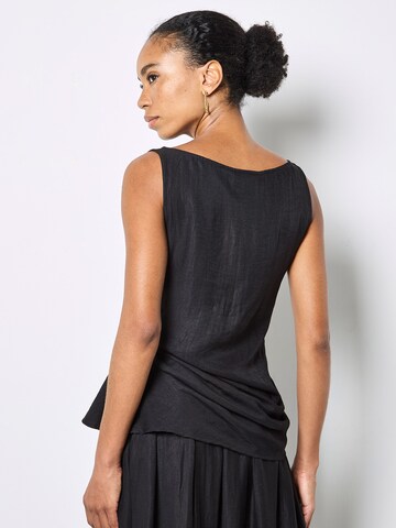 Haut Apricot en noir