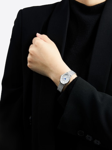 Montre à affichage analogique ' Edith ' Victoria Hyde en argent : devant