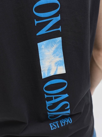 JJ Rebel - Camiseta 'JREBMILES' en negro