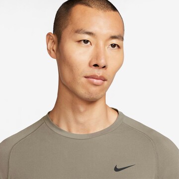 NIKE Performance Shirt in Beige