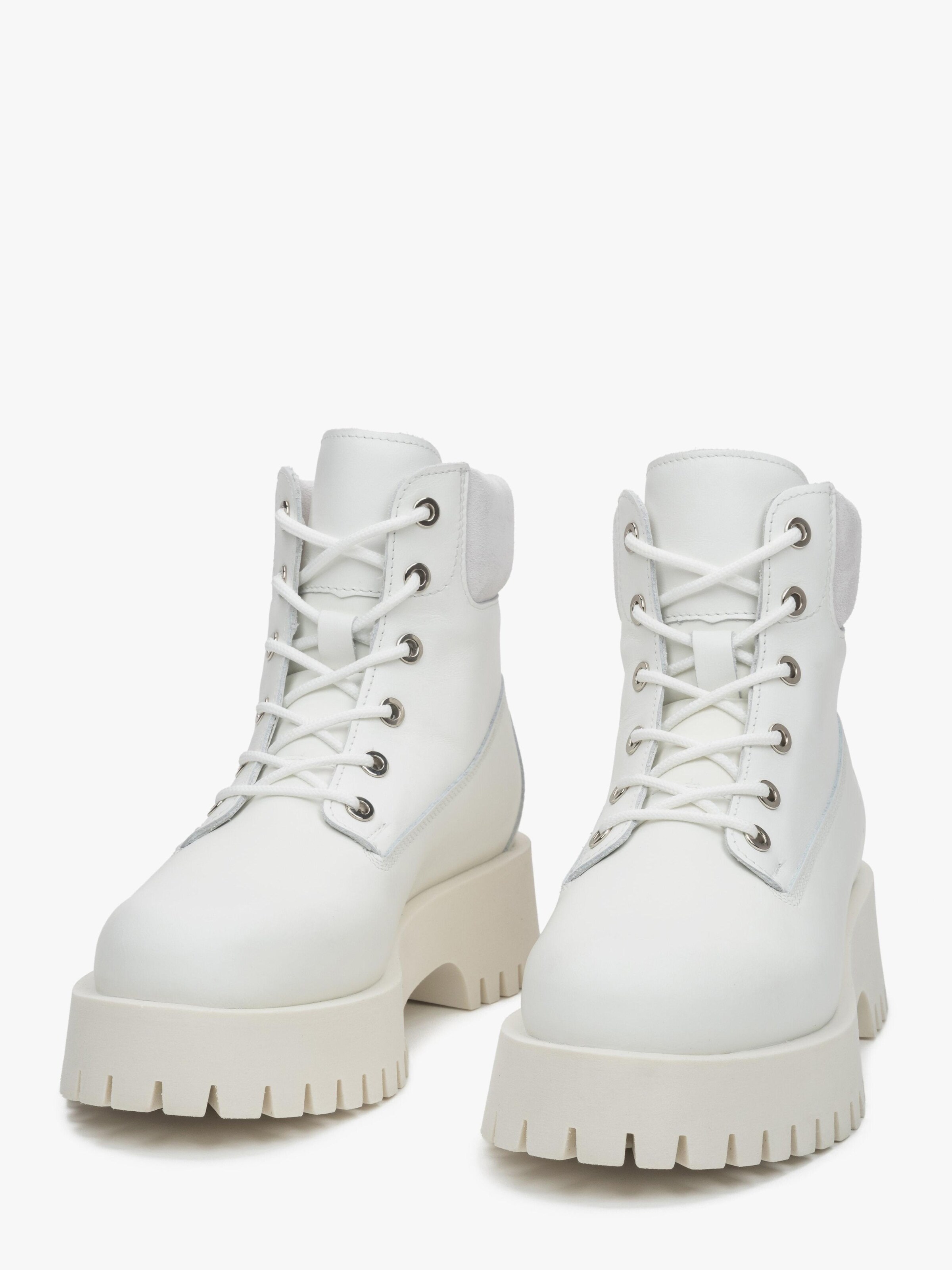 Estro Booties '09-3329' in White