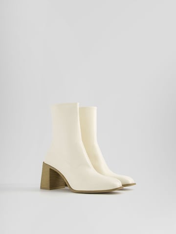 Bottines Bershka en blanc