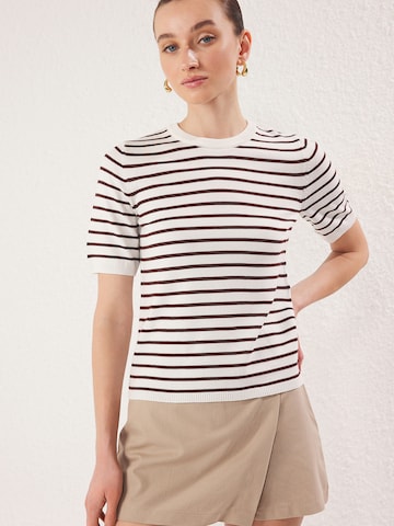 Trendyol Свитер в Белый: спереди