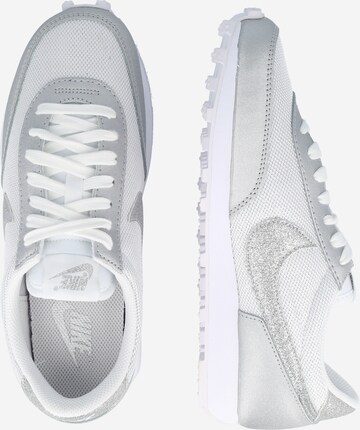 Nike Sportswear Platform trainers in White