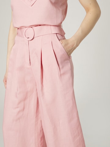 Guido Maria Kretschmer Women Wide leg Pleat-front trousers 'Dominique' in Pink