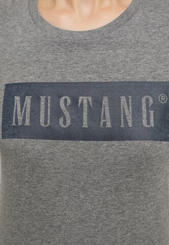 MUSTANG T-Shirt in Grau