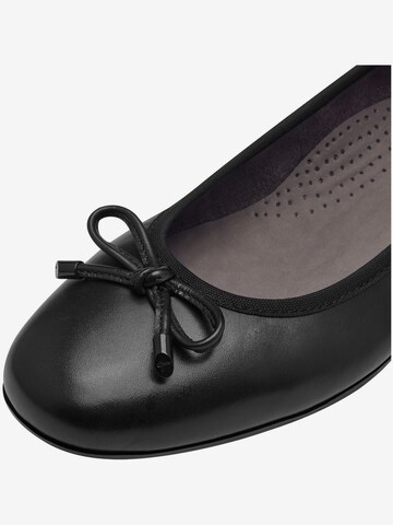 TAMARIS Ballet Flats in Black