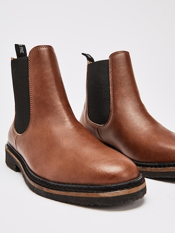 NINE TO FIVE Chelsea Boots 'Luka' i brun