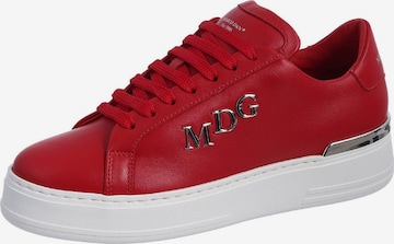 Baskets basses MARCO DAN en rouge : devant