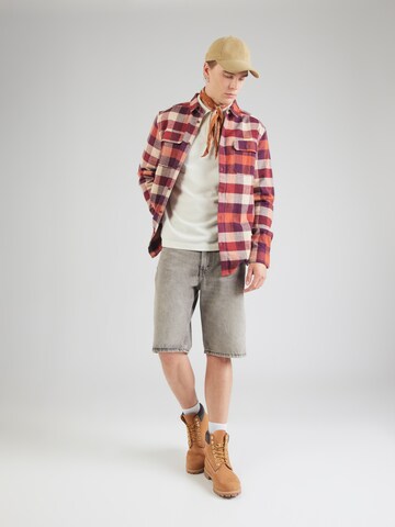 Iriedaily Regular Fit Paita 'Lumber Fella' värissä punainen
