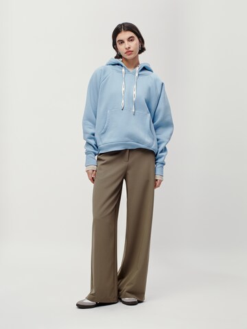 Sweat-shirt 'Hayley' LeGer by Lena Gercke en bleu