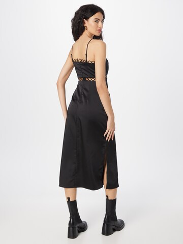 Robe Warehouse en noir