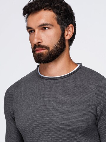 Pullover di Ombre in grigio