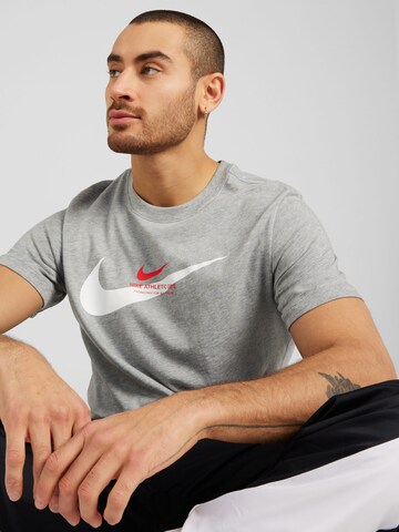 T-Shirt Nike Sportswear en gris