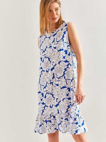 Bianco Lucci Dress in White: front