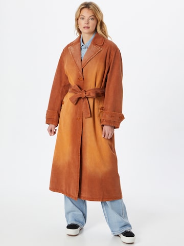 Manteau mi-saison 'Phoenix' WEEKDAY en orange : devant