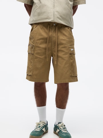 Pull&BearLoosefit Cargo hlače - smeđa boja: prednji dio