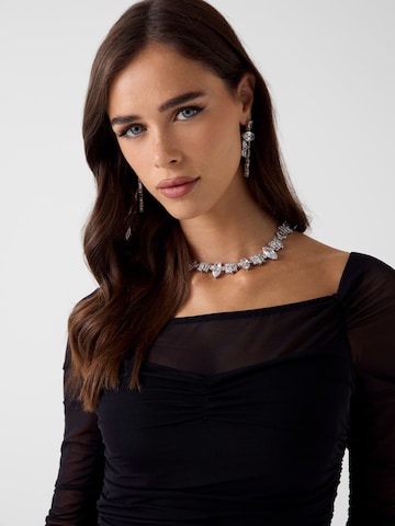 GUESS Платье в Черный