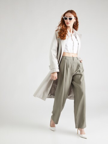 Wide leg Pantaloni cutați 'Nimma' de la Moves pe verde