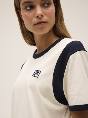 Maglietta 'FRAINA relaxed blocked logo t-shirt' di FILA in bianco