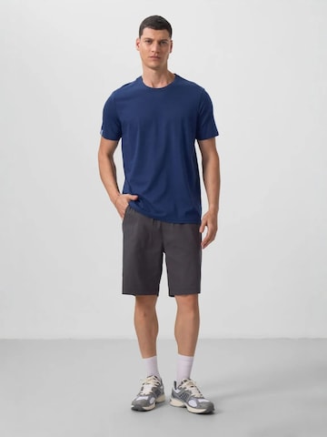 Tommy Life T-Shirts in Blau: Vorderseite