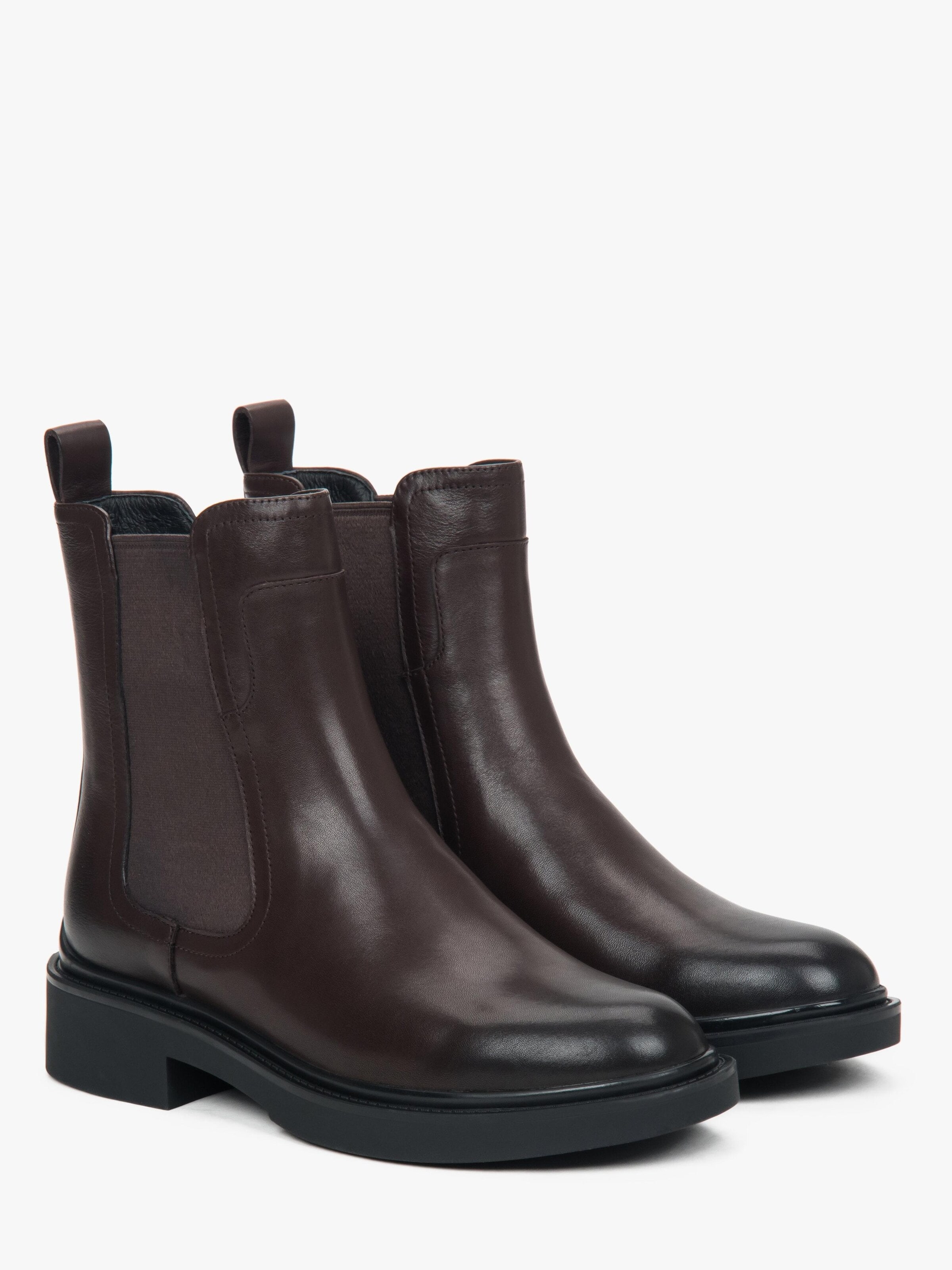 Estro Chelsea boots '5826-62-150' in Bruin