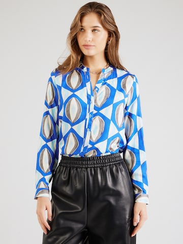 Emily Van Den Bergh - Blusa en azul: frente