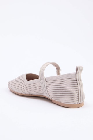 Trendyol - Bailarinas con hebilla en beige