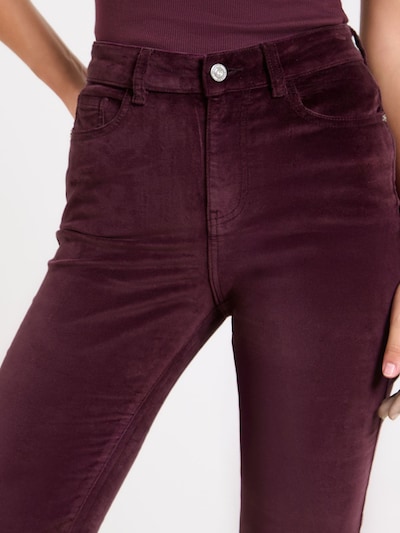 Lipsy Jean en bourgogne, Vue avec produit