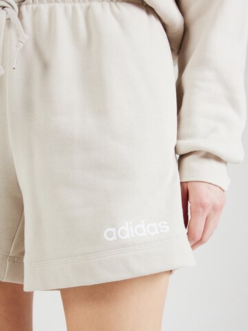 Loosefit Pantalon de sport 'Essentials' ADIDAS SPORTSWEAR en blanc