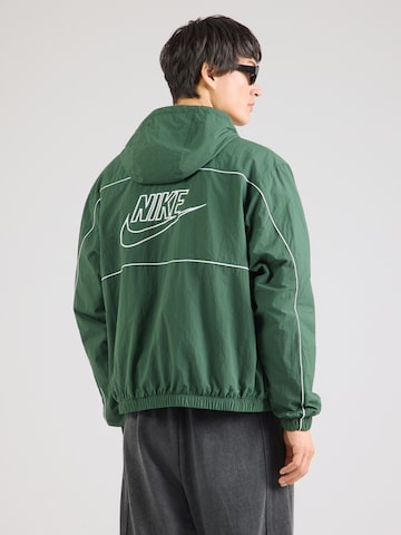 Veste mi-saison 'CLUB ATHLETE' Nike Sportswear en vert