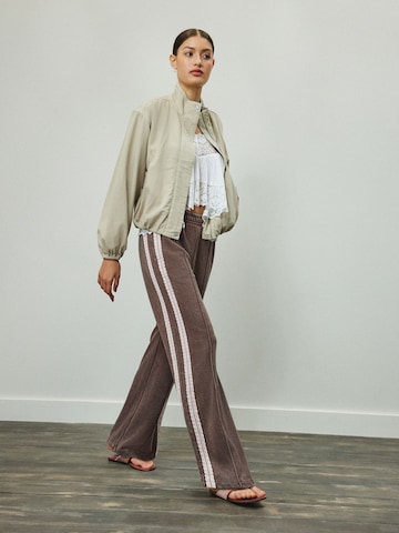 Wide leg Pantaloni di Next in marrone: frontale