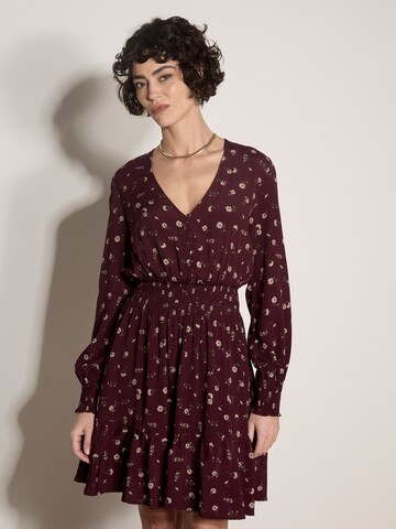 Apricot Dress ' ' in Red: front